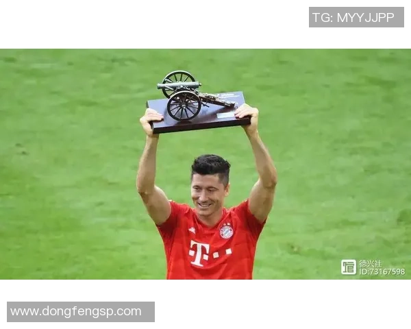 史上最猛足球球星横空出世震撼绿茵引爆全球球迷热血狂欢